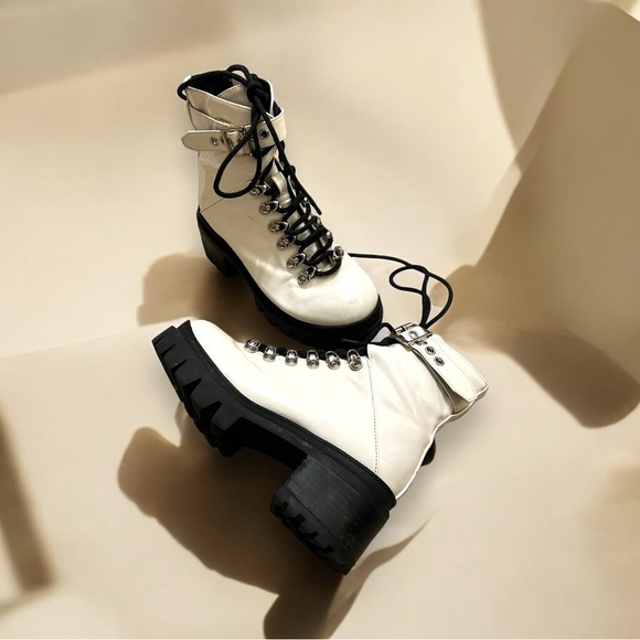 Jeffrey Campbell Czech Combat White Ankle Boots, Size 6 Lug Sole Platform - Picture 2 of 15